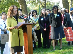 Actress Jennifer Beals speaks out against toxic chemicals before families with young children converged on Congress on Tuesday.  Photo by Suzanne Pollak