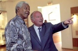 Philanthropist Mendel Kaplan shows Nelson Mandela around the South African Jewish Museum, which was opened by Mandela in 2000.  Photo by Shawn Benjamin/Ark Images 