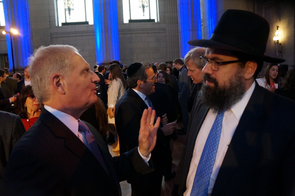 Howard Kohr, executive director of AIPAC (left) and Rabbi Levi Shemtov, executive vice president of American Friends of Lubavitch (Chabad), were engrossed in conversation before Vice President Biden's address.