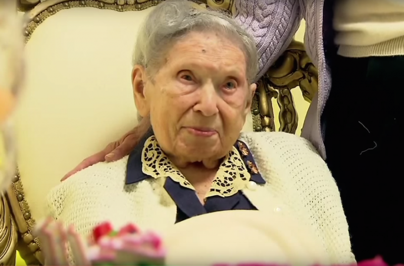 Goldie Steinberg celebrating her 112th birthday on Jan. 13, 2013.Screenshot: YouTube