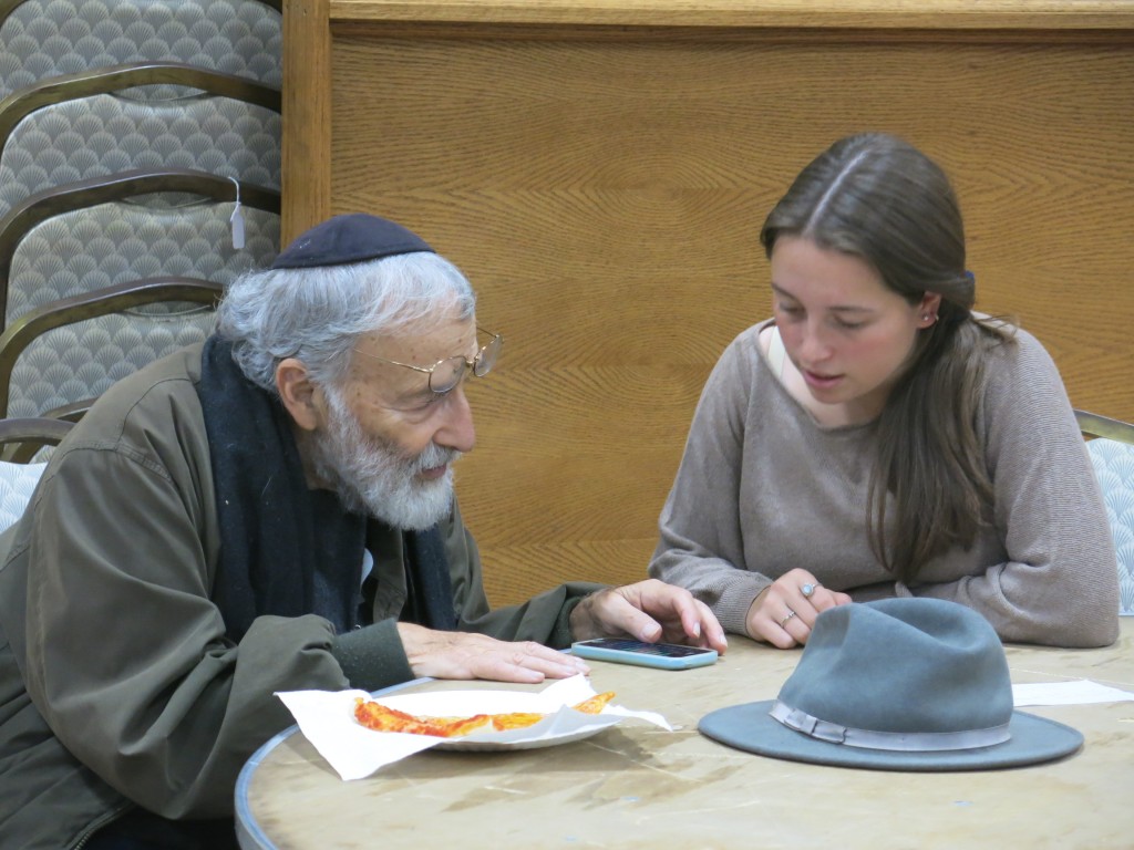 Students from around Montgomery County became teachers on Oct. 18 as they taught adults how to use their technology devices. The event drew 70 people. The Tech Café was hosted by Young Israel Shomrai Emunah.Photo by Miriam Friedman 